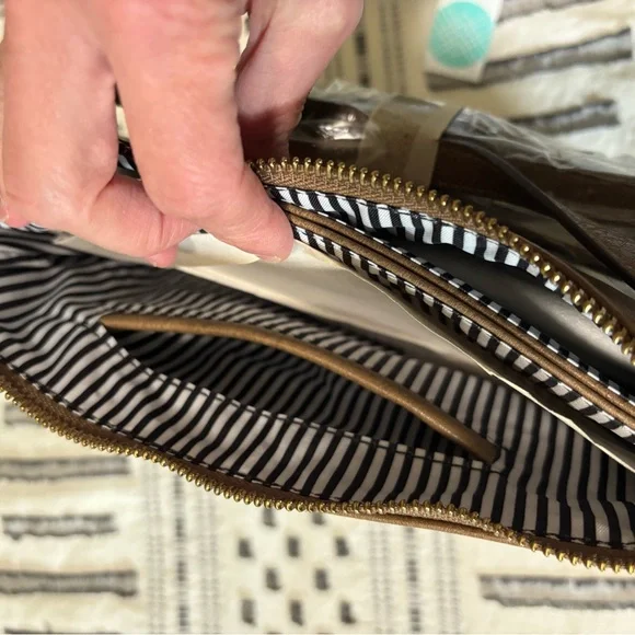 Market & Spruce Taupe Nora Crossbody Bag - Picture 5 of 5